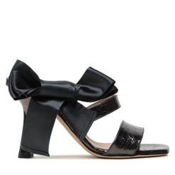 Sandały Alberta Ferretti. Czarne sandały Alberta Ferretti, bez wzorów, bez obcasa, na słupku, bez zapięcia. Za 1,699.00 zł.