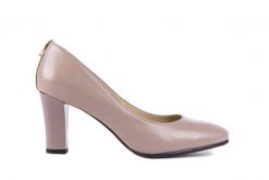 Czółenka Bayla-130 3550 230-859 Skóra Alta, Beż, Skóra naturalna - 36. Brązowe czółenka Bayla, bez wzorów, z gumy, eleganckie, bez obcasa, na obcasie, bez zapięcia. W wyprzedaży za 89.10 zł.