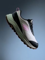 4F Niskie buty trailowe IRONSTEP z membraną damskie - beżowe 38. Brązowe buty do biegania 4f, bez wzorów, z materiału, bez zapięcia, do biegania. Za 449.99 zł.