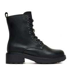 Botki Clara Barson. Czarne botki Clara Barson, bez wzorów, bez obcasa, na płaskiej podeszwie, bez zapięcia. Za 159.99 zł.
