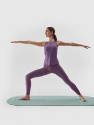 4F Top do jogi szybkoschnący damski - fioletowy XS. Fioletowe topy sportowe 4f, xs, bez wzorów, z dzianiny, na fitness i siłownię. W wyprzedaży za 59.99 zł.