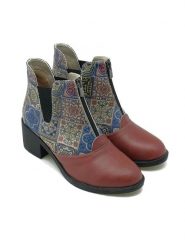 Goby Botki w kolorze brązowym ze wzorem rozmiar: 40. Brązowe botki Goby, bez wzorów, eleganckie, bez obcasa, bez zapięcia. Za 256.09 zł.