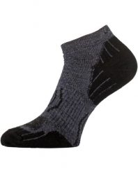 Skarpety merino WTS. Czarne skarpetki LASTING, bez wzorów, z materiału. Za 87.45 zł.