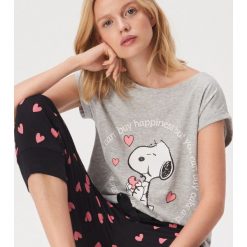 Dwuczęściowa piżama Snoopy - Jasny szary. Szare piżamy Sinsay, l, bez wzorów, bez kołnierzyka, bez ramiączek. Za 59.99 zł.