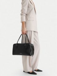 GINO ROSSI Torebka EO-LA321-820-1 Czarny. Czarne torebki klasyczne Gino Rossi, bez wzorów, ze skóry, bez dodatków. Za 499.99 zł.