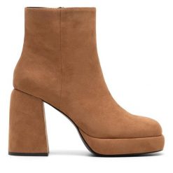 Botki JENNY. Brązowe botki Jenny, bez wzorów, bez obcasa, na słupku, bez zapięcia. Za 89.99 zł.