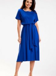 Sukienka Model A576 Blue - awama. Niebieskie sukienki Awama, do pracy, l, bez wzorów, z wiskozy, biznesowe, bez kołnierzyka, plus size, bez ramiączek, midi, rozkloszowane. Za 307.52 zł.