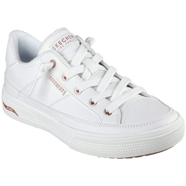 Buty sportowe damskie Skechers Arch Fit Arcade On. Białe buty sportowe lifestyle Skechers, bez wzorów, z materiału, bez zapięcia. Za 490.00 zł.