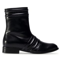 Botki Eva Minge. Czarne botki Eva Minge, bez wzorów, bez obcasa, na płaskiej podeszwie, bez zapięcia. Za 259.99 zł.