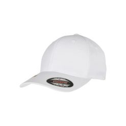 Czapka baseball z recyklingowego poliestru Flexfit. Białe czapki z daszkiem FLEXFIT, bez wzorów, z elastanu, klasyczne. Za 85.05 zł.