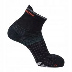 Skarpety do biegania Salomon Predict ankle odblaskowe paski wełna merino. Czarne skarpetki Salomon, bez wzorów, z elastanu. Za 54.00 zł.