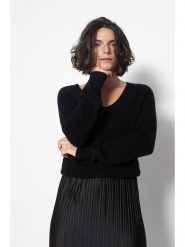 AUTHENTIC CASHMERE Kaszmirowy sweter "Giusalet" w kolorze czarnym rozmiar: M. Czarne swetry AUTHENTIC CASHMERE, m, bez wzorów, z kaszmiru, bez ramiączek. Za 347.99 zł.