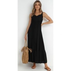 Czarna Sukienka Xeraios. Czarne sukienki Born2be, na randkę, s, bez wzorów, z koronki, eleganckie, bez kołnierzyka, bez ramiączek, maxi, trapezowe. W wyprzedaży za 90.99 zł.