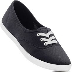 Sneakersy bonprix czarny. Buty sportowe lifestyle marki bonprix. Za 29.99 zł.
