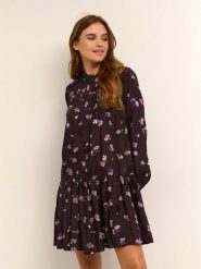 Kaffe Sukienka codzienna Java 10506598 Brązowy Regular Fit. Brązowe sukienki Kaffe, na co dzień, bez wzorów, z wiskozy, bez kołnierzyka, bez ramiączek, proste. Za 219.99 zł.