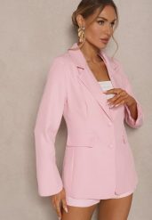 Różowa Marynarka z Usztywnionymi Ramionami i Imitacją Kieszeni Halonia. Czerwone marynarki i żakiety Renee, m, bez wzorów, z jeansu, eleganckie, bez ramiączek. W wyprzedaży za 107.99 zł.