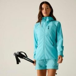 Damska kurtka typu softshell z kapturem Lexan III. Niebieskie kurtki przejściowe sportowe Dare 2b, bez wzorów, z poliesteru, z kapturem, trekkingowe. Za 649.99 zł.