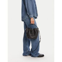 Torebka MICHAEL Michael Kors. Czarne torebki klasyczne MICHAEL Michael Kors, bez wzorów, klasyczne, bez dodatków. Za 1,329.00 zł.