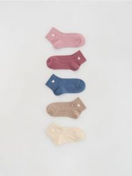 Skarpety z haftem 5 pack - beżowy. Brązowe skarpetki Reserved, bez wzorów. Za 49.99 zł.