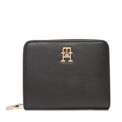 Mały Portfel Damski Tommy Hilfiger. Czarne portfele Tommy Hilfiger, bez wzorów. Za 279.99 zł.