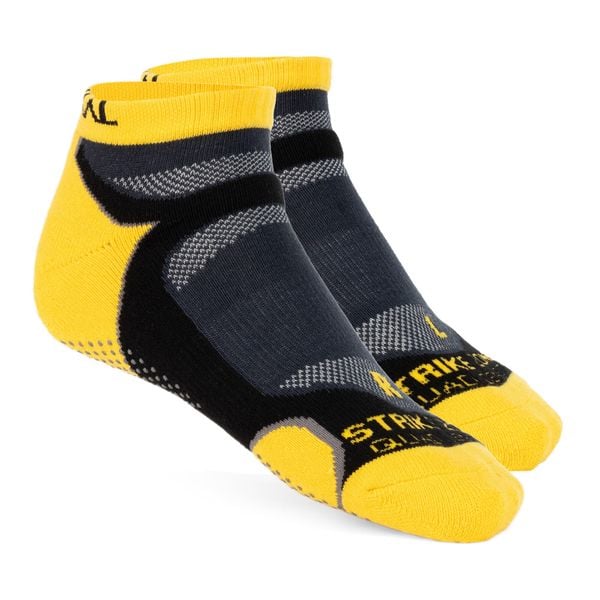 Skarpety tenisowe Karakal X4 Trainer. Czarne skarpetki KARAKAL, bez wzorów. Za 44.99 zł.