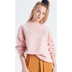 Bluza - Kremowy. Bluzy Cropp. W wyprzedaży za 19.99 zł.