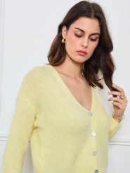 CXL by Christian Lacroix Kardigan w kolorze żółtym rozmiar: onesize. Żółte swetry CXL by Christian Lacroix, bez wzorów, z wełny, bez ramiączek. Za 173.99 zł.