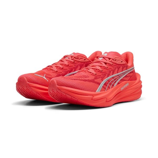 Damskie buty do biegania Deviate NITRO™ 4 PUMA. Czerwone buty do biegania Puma, bez wzorów, z materiału, bez zapięcia, do biegania. Za 720.99 zł.