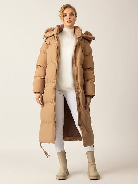 APART Płaszcz zimowy w kolorze karmelowym rozmiar: 36. Brązowe płaszcze Apart, na zimę, bez wzorów, z puchu, bez kaptura. Za 594.39 zł.