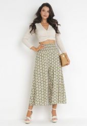 Jasnozielone Szerokie Spodnie High Waist o Długości 7/8 Vatum. Zielone jeansy Born2be, l, z aplikacjami, z jeansu, z podwyższonym stanem. Za 69.99 zł.