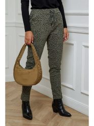 L'armoire de Suzette Spodnie w kolorze khaki rozmiar: 36/38. Brązowe spodnie materiałowe L'armoire de Suzette, bez wzorów, z materiału, klasyczne, z standardowym stanem. Za 134.53 zł.