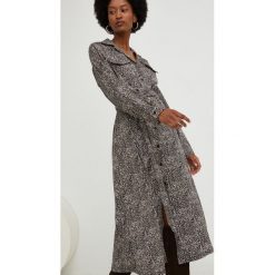 Answear Lab sukienka kolor czarny midi rozkloszowana. Czarne sukienki Answear Lab, l, bez wzorów, bez kołnierzyka, bez ramiączek, midi, rozkloszowane. W wyprzedaży za 169.99 zł.