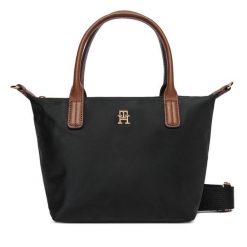 Torebka Tommy Hilfiger. Czarne torebki klasyczne Tommy Hilfiger, bez wzorów, klasyczne, bez dodatków. Za 389.99 zł.