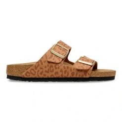 BIRKENSTOCK Arizona SYN Leo Pecan Klapki damskie. Brązowe klapki Birkenstock, bez wzorów, ze skóry, eleganckie, bez obcasa, bez zapięcia. Za 399.99 zł.