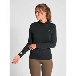 Damska bezszwowa bluza z kapturem Newline Cambrigde. Czarne bluzy Newline, na jesień, xs, bez wzorów, z materiału, eleganckie, bez ramiączek, z kapturem. Za 336.00 zł.