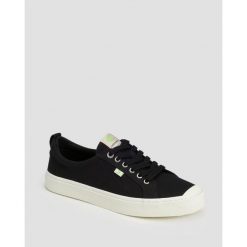 Buty sportowe Cariuma OCA Low Black Canvas Unisex. Czarne buty treningowe CARIUMA, bez wzorów, bez zapięcia. Za 311.50 zł.