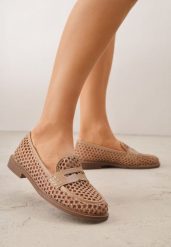 Ciemnobeżowe Siateczkowe Mokasyny VICES Zdobione Plecionką Aridenah. Brązowe mokasyny Renee, z aplikacjami. Za 99.99 zł.