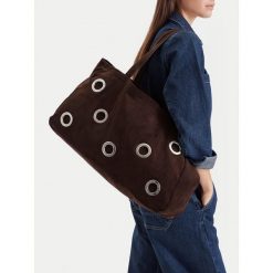 Torebka Guess Jeans. Brązowe shopper bag Guess Jeans, z aplikacjami, z jeansu, bez dodatków. Za 329.99 zł.