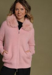 Różowy Kardigan z Wełną z Futrzanym Kołnierzem Zapinany na Suwak Sistte. Czerwone swetry Born2be, s, bez wzorów, z futra, bez ramiączek. Za 119.99 zł.