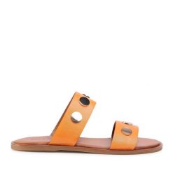 Klapki QUAZI. Brązowe klapki QUAZI, bez wzorów, bez obcasa, bez zapięcia. Za 239.99 zł.