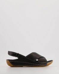 SANDAŁY DAMSKIE SSW0912 BLACK. Czarne sandały Venezia, bez wzorów, ze skóry, bez obcasa, bez zapięcia. Za 189.00 zł.