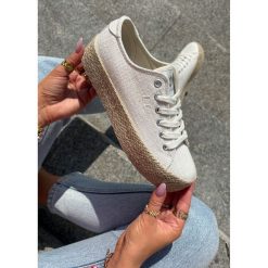 Trampki Damskie Na Platformie Z Plecionką Lee Cooper LCW-25-02-3284 Jasnobeżowe beżowy. Brązowe trampki bez wzorów, eleganckie, bez zapięcia. Za 211.39 zł.