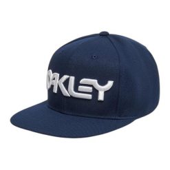Czapka typu snapback Oakley Mark III. Niebieskie czapki z daszkiem Oakley, bez wzorów. Za 185.00 zł.