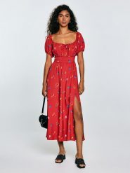 BIG STAR Sukienka w kolorze czerwonym rozmiar: XS. Czerwone sukienki BIG STAR, xs, bez wzorów, z wiskozy, retro, bez kołnierzyka, bez ramiączek, midi. Za 174.99 zł.