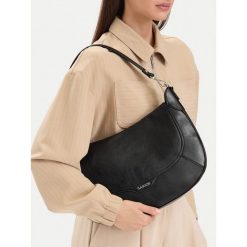 Torebka Lasocki. Czarne torebki klasyczne Lasocki, bez wzorów, klasyczne, bez dodatków. Za 179.99 zł.