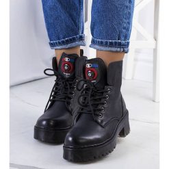 PA1 Czarne botki damskie Ranco. Czarne botki PA1, bez wzorów, ze skóry ekologicznej, eleganckie, bez obcasa, bez zapięcia. Za 129.00 zł.