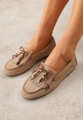 Beżowe Mokasyny VICES z Imitacji Zamszu z Kokardką Kolorowymi Koralikami i Skórzaną Wkładką Nenden. Brązowe mokasyny Renee, bez wzorów, z jeansu. Za 99.99 zł.