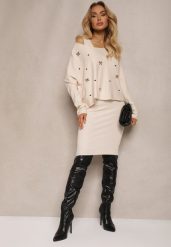 Beżowy Dzianinowy Komplet z Wiskozą Sukienka o Dopasowanym Kroju i Sweter z Cyrkoniami Norathra. Brązowe swetry Renee, m, z aplikacjami, z dzianiny, eleganckie, bez ramiączek. W wyprzedaży za 103.99 zł.