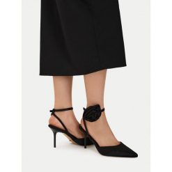 Szpilki DeeZee. Czarne szpilki DeeZee, bez wzorów, bez obcasa, na szpilce, bez zapięcia. Za 149.99 zł.