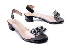 BRENDA ZARO 4302A mts czarny, sandały damskie. Czarne sandały Brenda Zaro, bez wzorów, z gumy, bez obcasa, na obcasie, bez zapięcia. Za 509.90 zł.